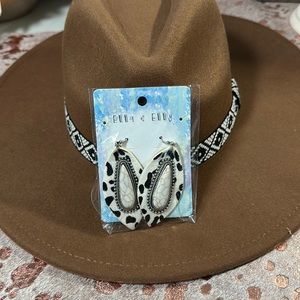 NWT Ella & Ella animal print stone earrings